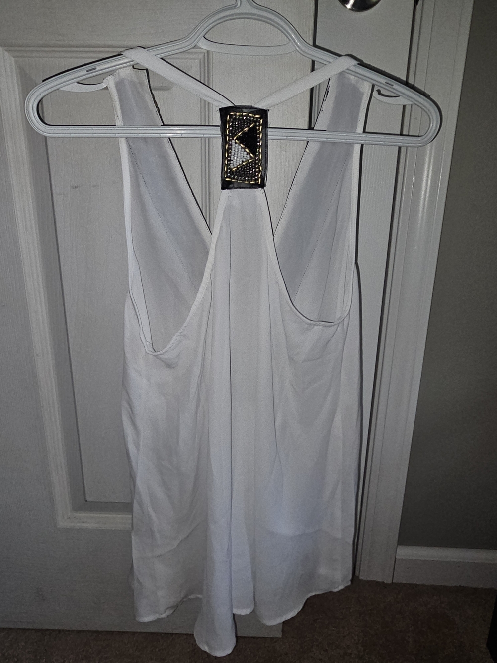 NWOT Venus White Beaded V-Neck Sleeveless Top S - Picture 4 of 4